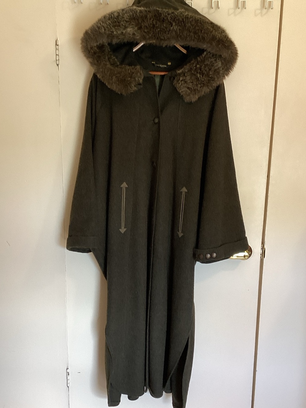 Wenger Dark Green 100% Wool Long Hooded Cape with Fur Trim